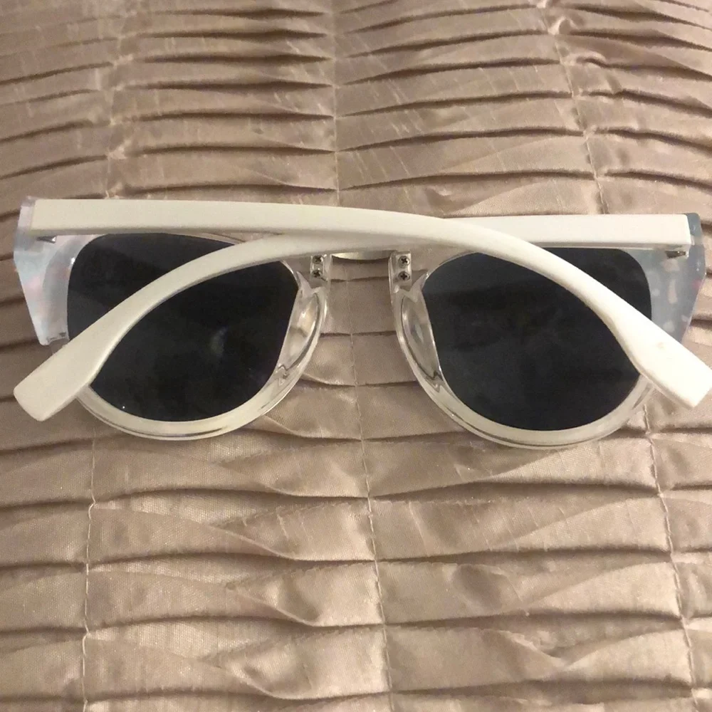 MIRROR sunglasses with decorative accents